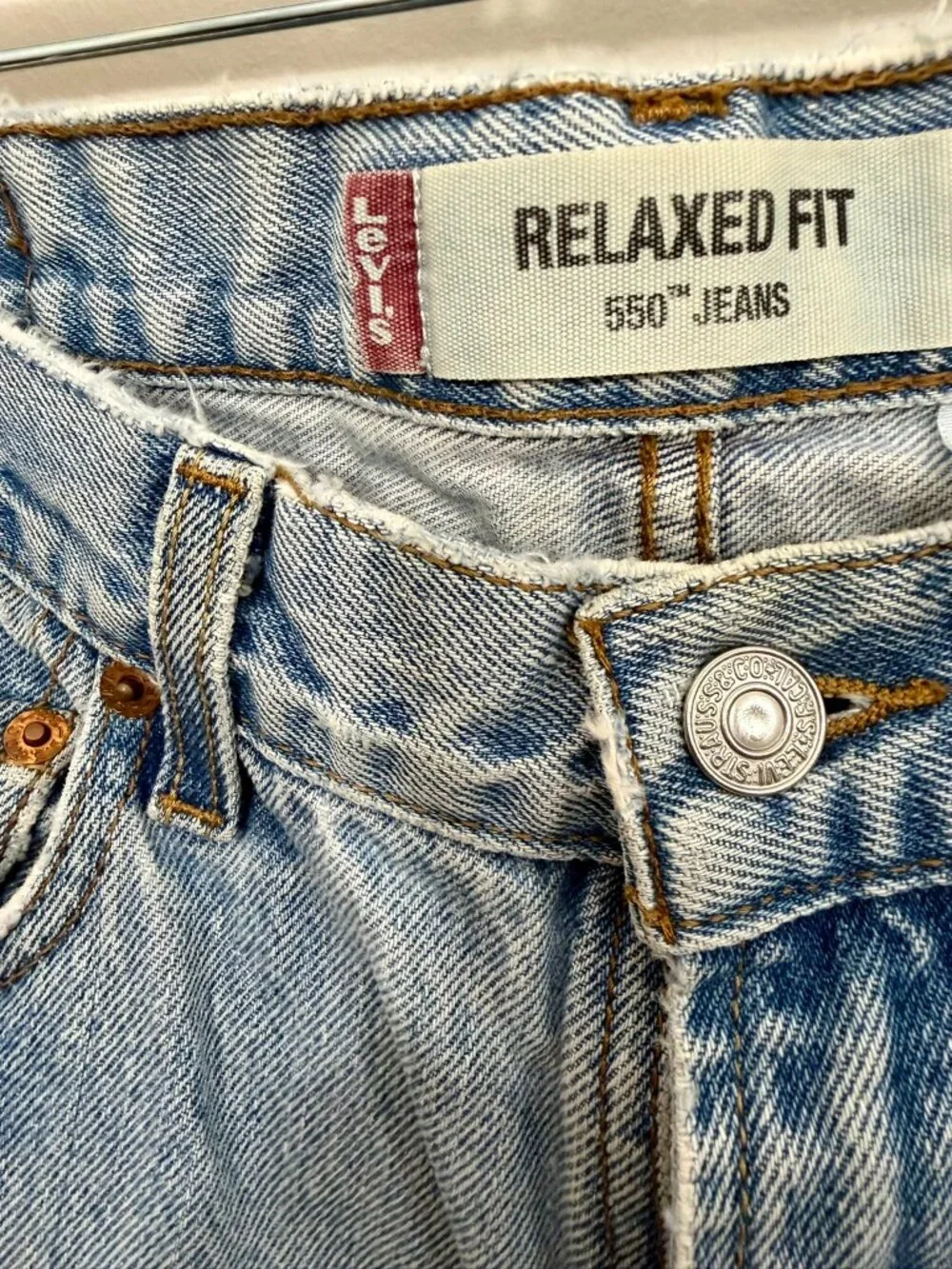 Levi’s 550 Relaxed Fit Jeans W33 L32 • Heavy Distress • Vintage • Authentic Wear